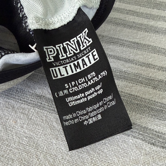 PINK Victoria's Secret Gray and Black Front-Zip Sports Bra - Picture 4 of 7